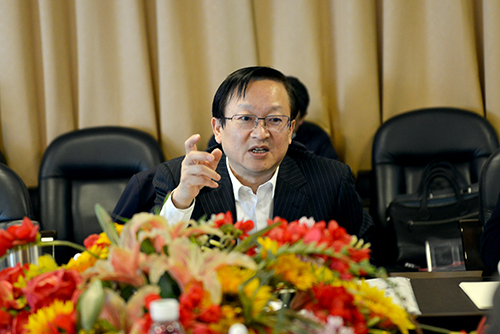 中南大学党委书记易红来院调研